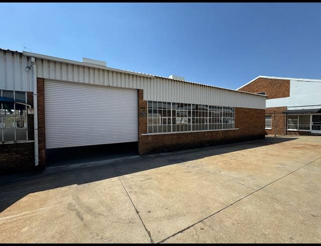 400M² WAREHOUSE TO LET IN WYNBERG